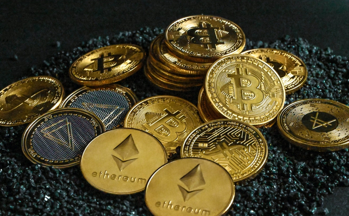 非法收受财物、私挪公款怎么罚？最高法公布典型案例