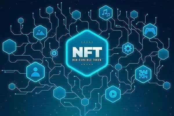 新歌空降、再遇蔡徐坤！电竞、NFT、盲盒⋯⋯周杰伦的IP宇宙还能抓住Z世代吗？